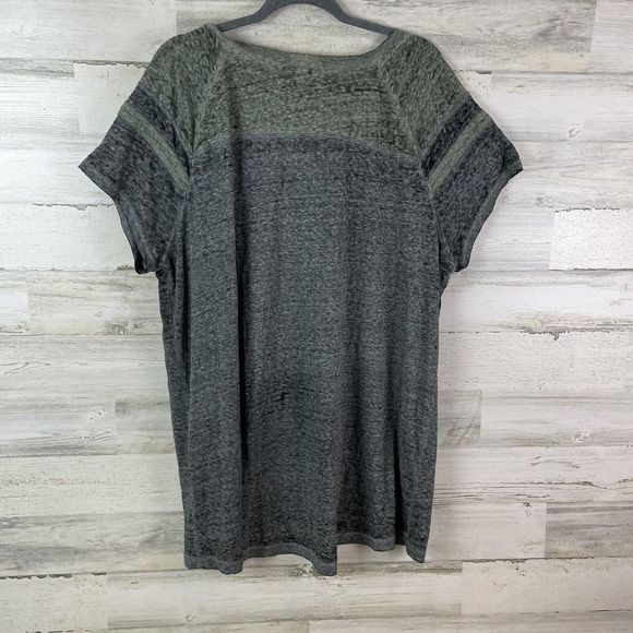 TORRID Lace-Up Football Sport Burnout Tee V-neck Contrast Gray & Green Top 3X - Picture 8 of 10